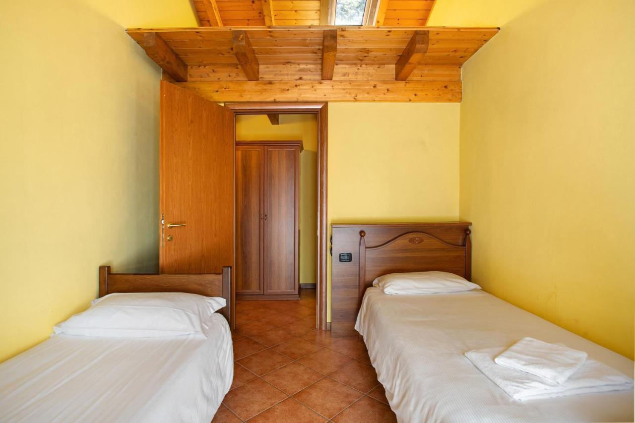 Residence Appartamento Londra Civate Εξωτερικό φωτογραφία