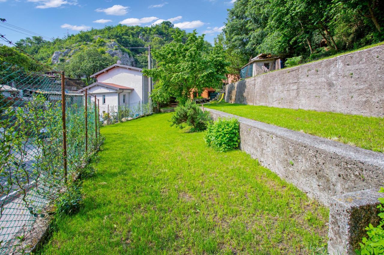 Residence Appartamento Londra Civate Εξωτερικό φωτογραφία